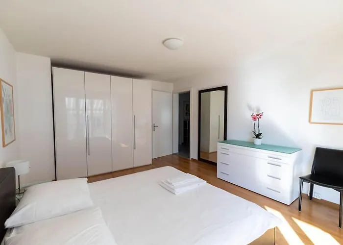 2 Bedroom Close To - D2 Appartement *