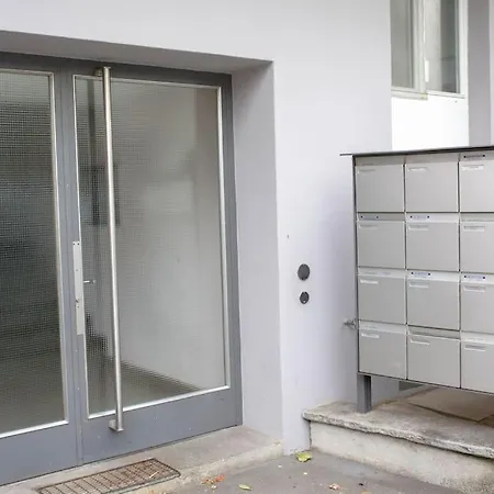 2 Bedroom Close To - D2 Apartment