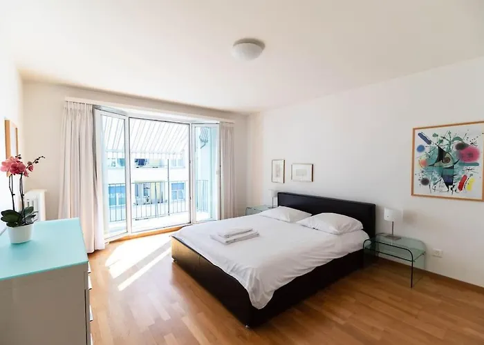 2 Bedroom Close To - D2