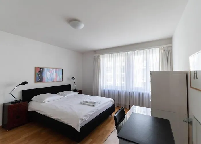 2 Bedroom Close To - D2 アパート