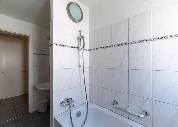 Апартаменты 2 Bedroom Close To - D2 *